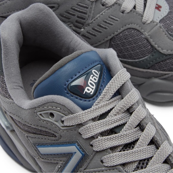 New Balance 9060 size:  women: 8.5  men 7 - Picture 4 of 10
